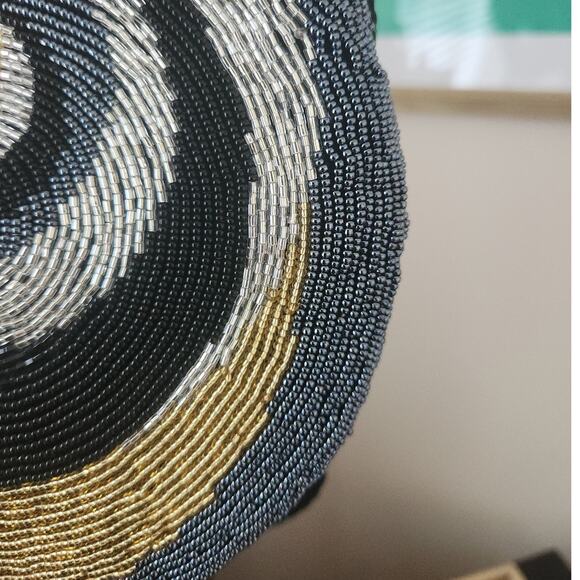 Beaded Geometric Pattern Circle Purse - Picture 7 of 10